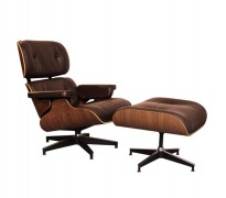 KŘESLO insp. EAMES S PODNOŽKOU SVĚTLÝ OŘECH / HNĚDÁ KŮŽE